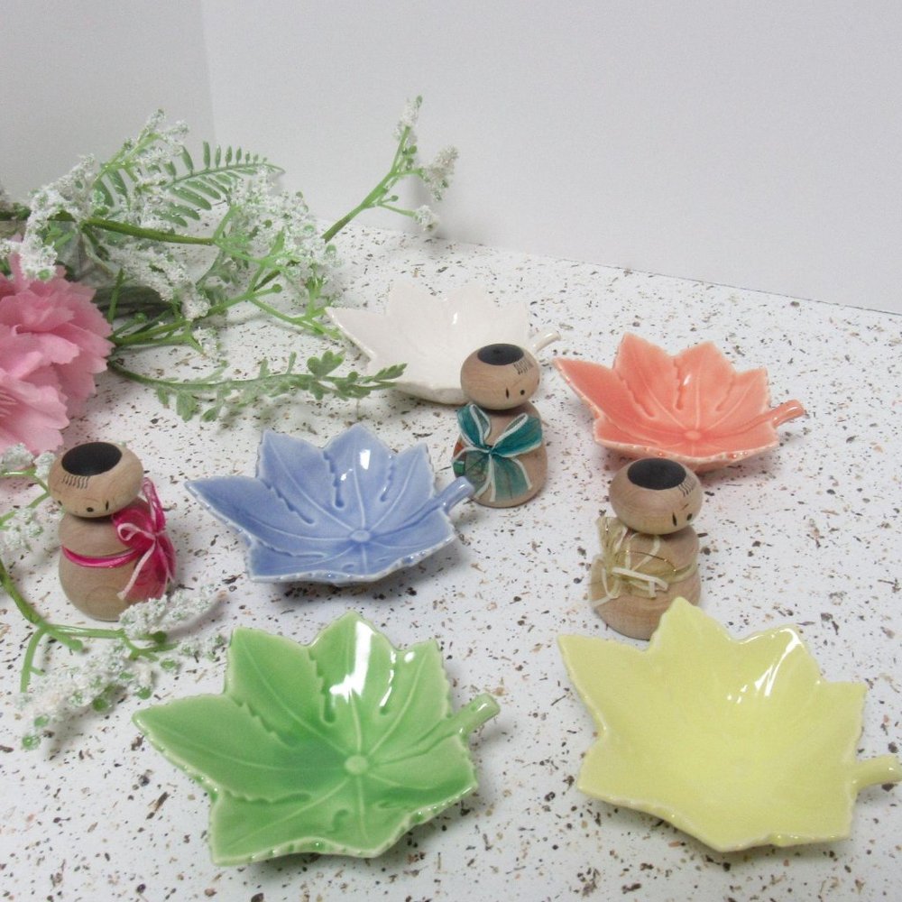 Ceramic "Hashi-oki" Chopstick Rest, leaves japanes